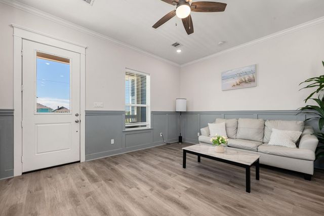 22906 Miramar Street, Galveston, TX 77554