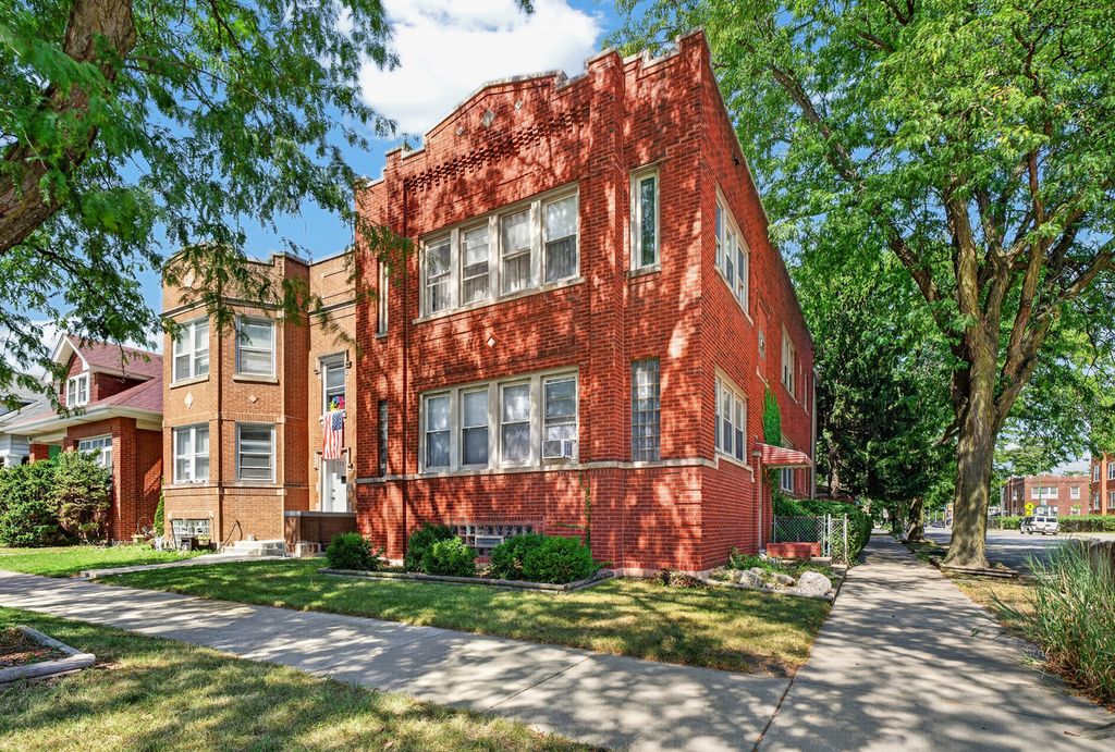 5200 W Byron Street, Chicago, IL 60641 — exterior