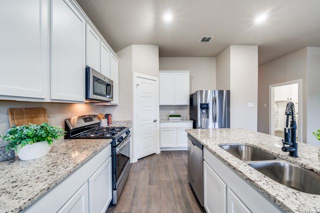 7060 Rimwood, Live Oak, TX 78233