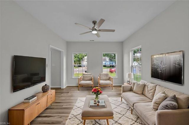 400 Las Gaviotas BLVD, Chesapeake, VA 23322