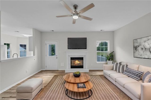 400 Las Gaviotas BLVD, Chesapeake, VA 23322