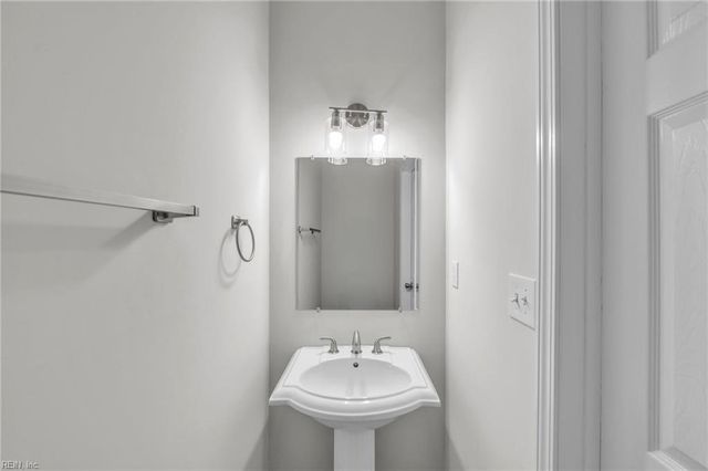 400 Las Gaviotas BLVD, Chesapeake, VA 23322
