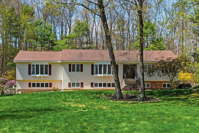 11 Oriole Road, Windham, NH 03087
