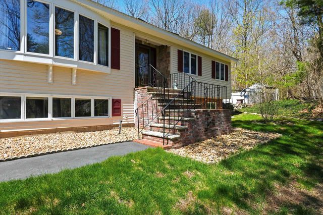 11 Oriole Road, Windham, NH 03087