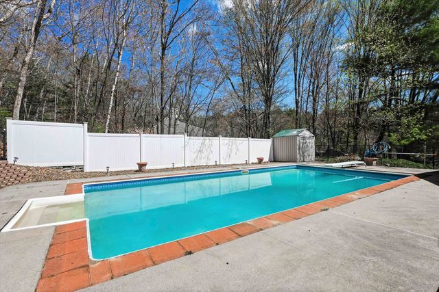 11 Oriole Road, Windham, NH 03087