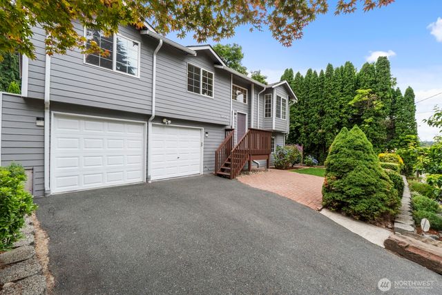 12057 20th Avenue NE, Seattle, WA 98125