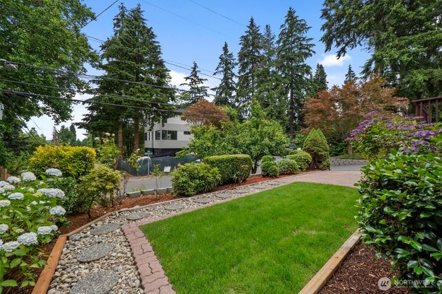 12057 20th Avenue NE, Seattle, WA 98125