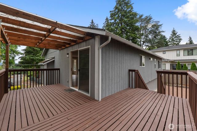 12057 20th Avenue NE, Seattle, WA 98125