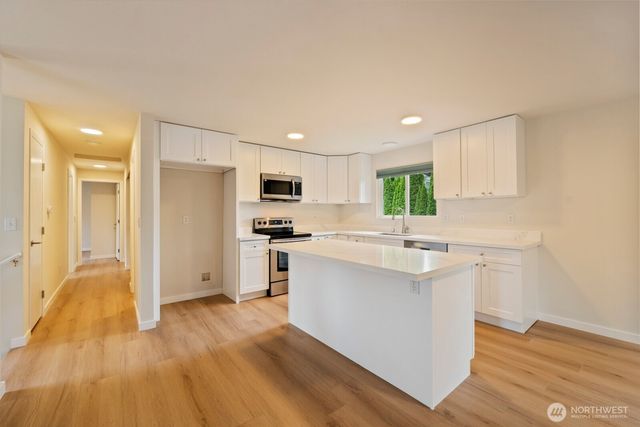 12057 20th Avenue NE, Seattle, WA 98125