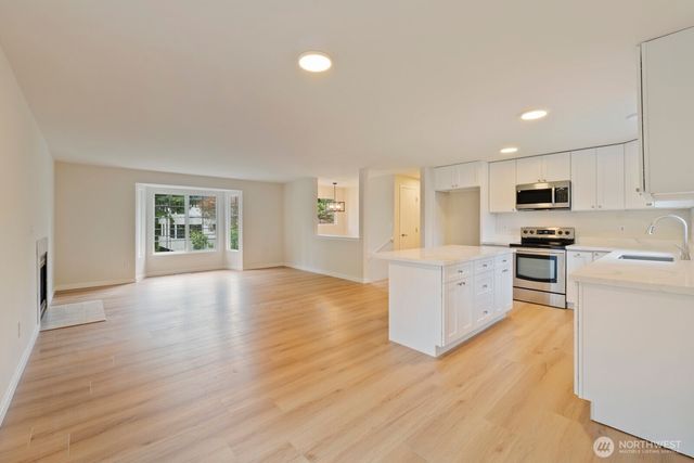 12057 20th Avenue NE, Seattle, WA 98125