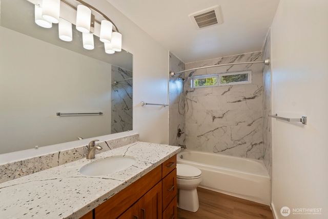 12057 20th Avenue NE, Seattle, WA 98125
