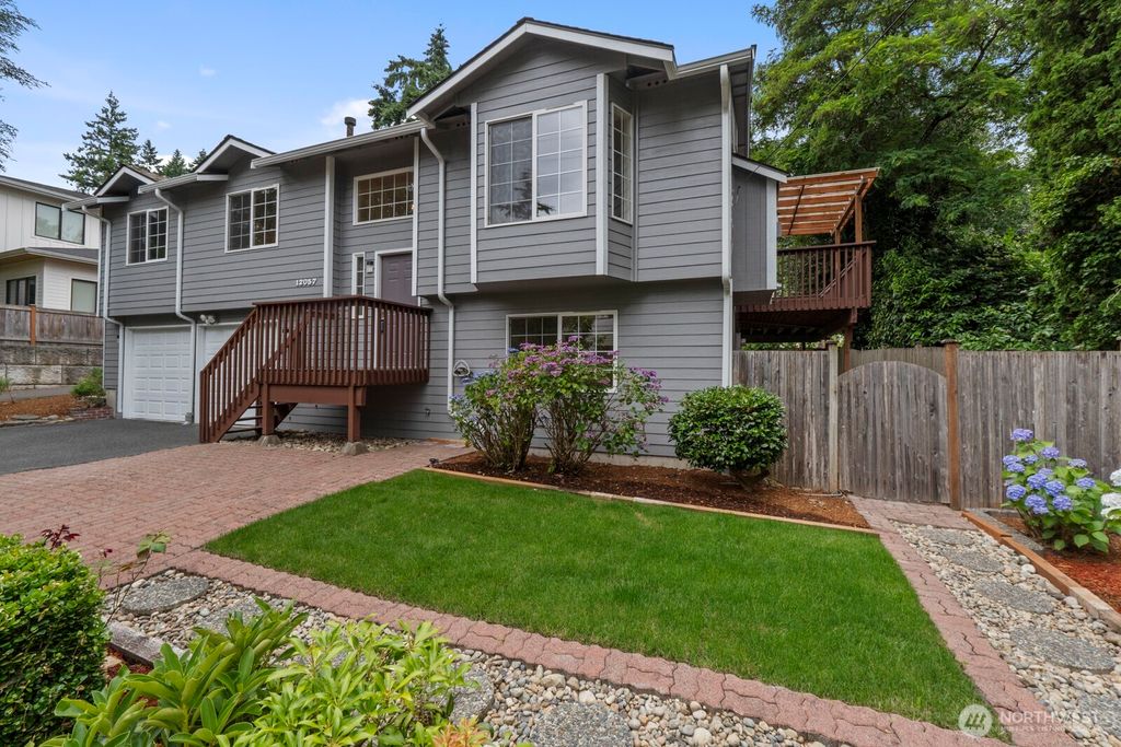 12057 20th Avenue NE, Seattle, WA 98125