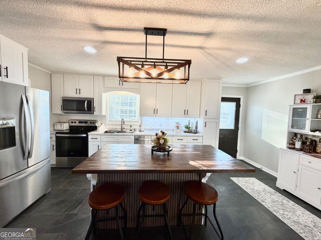 1242 Broxton Highway, Hazlehurst, GA 31539