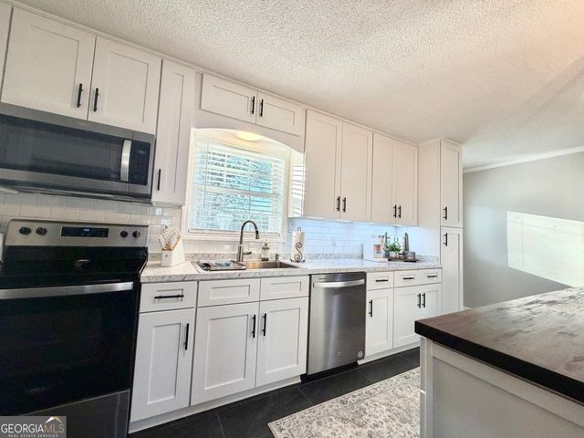 1242 Broxton Highway, Hazlehurst, GA 31539