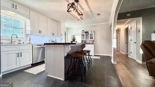 1242 Broxton Highway, Hazlehurst, GA 31539