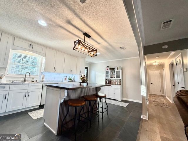 1242 Broxton Highway, Hazlehurst, GA 31539