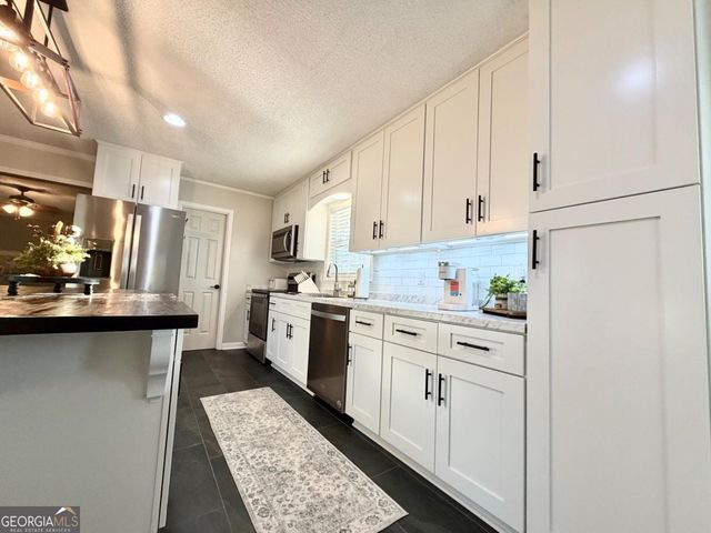 1242 Broxton Highway, Hazlehurst, GA 31539