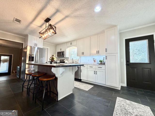 1242 Broxton Highway, Hazlehurst, GA 31539