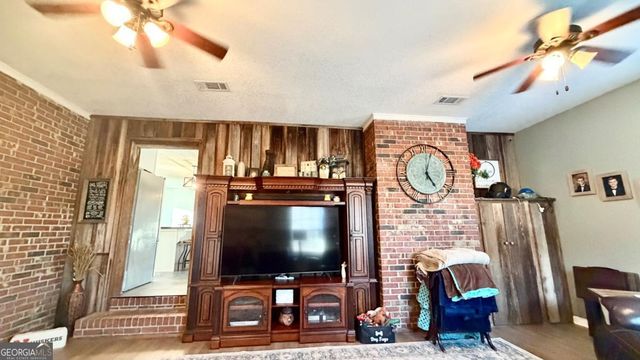 1242 Broxton Highway, Hazlehurst, GA 31539