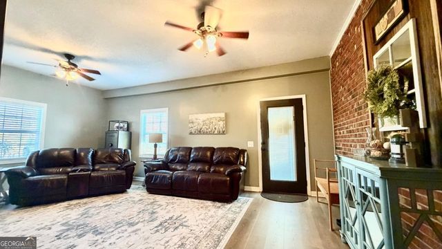 1242 Broxton Highway, Hazlehurst, GA 31539