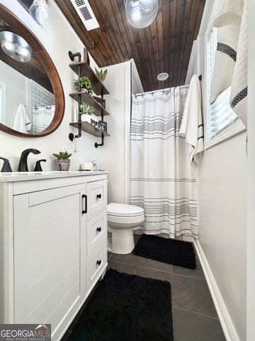 1242 Broxton Highway, Hazlehurst, GA 31539