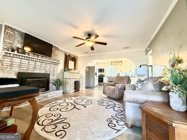 1242 Broxton Highway, Hazlehurst, GA 31539