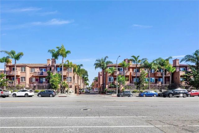 21836 S Vermont Avenue 6, Torrance, CA 90502