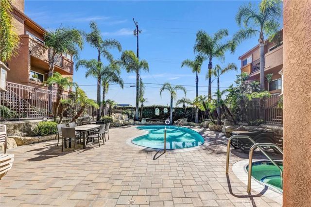 21836 S Vermont Avenue 6, Torrance, CA 90502