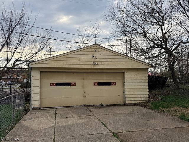 5328 Vine Street, Maple Heights, OH 44137