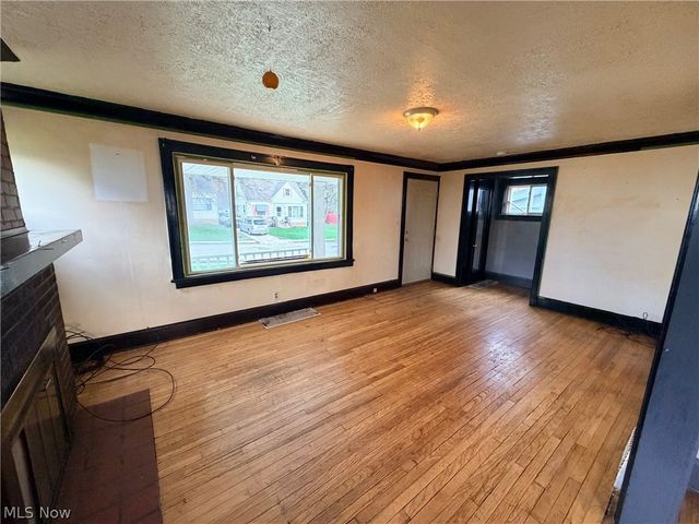 5328 Vine Street, Maple Heights, OH 44137