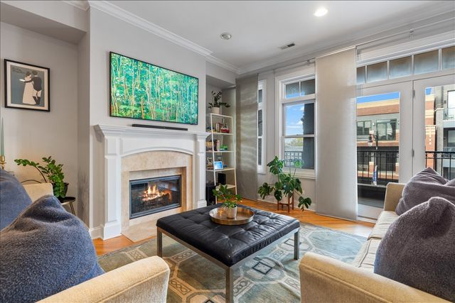 3058 N Lincoln Avenue 3, Chicago, IL 60657