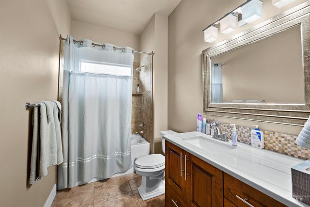393 E Fishing Creek Lane, Eagle, ID 83616