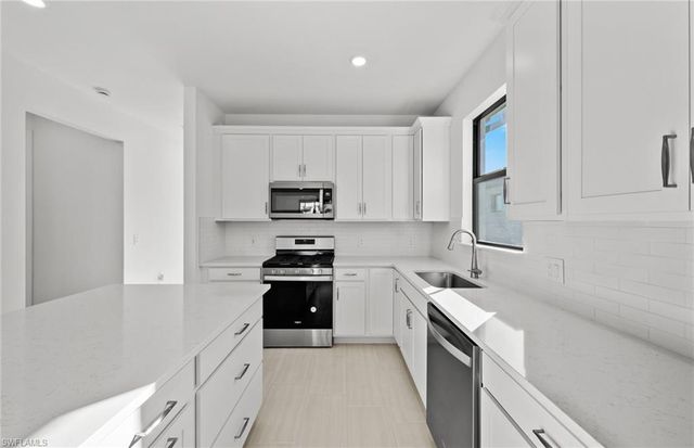 2151 Freemont WAY, Naples, FL 34120