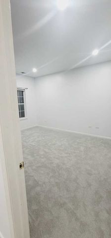 3333 Stratford Court 3F, Lake Bluff, IL 60044