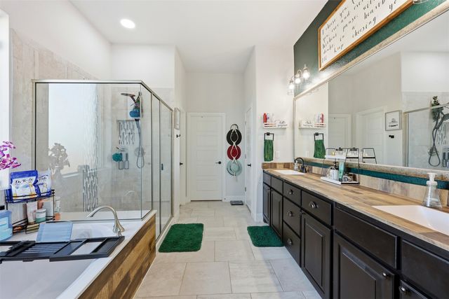 411 Kinnerton Court, Midlothian, TX 76065