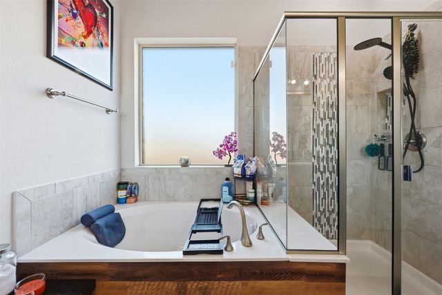 411 Kinnerton Court, Midlothian, TX 76065