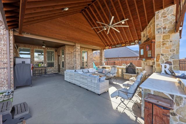 411 Kinnerton Court, Midlothian, TX 76065