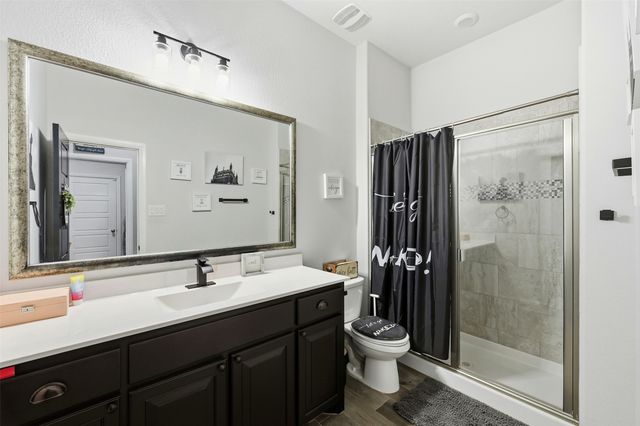 411 Kinnerton Court, Midlothian, TX 76065