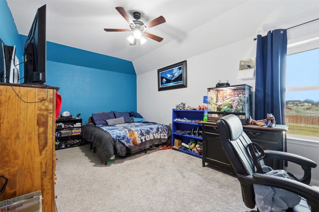 411 Kinnerton Court, Midlothian, TX 76065