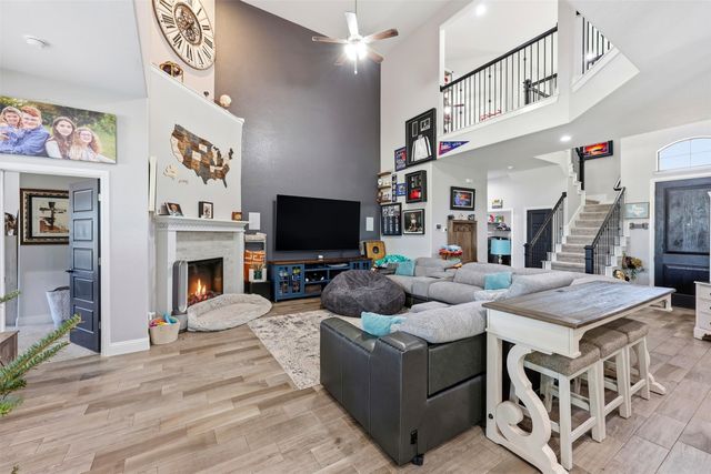 411 Kinnerton Court, Midlothian, TX 76065