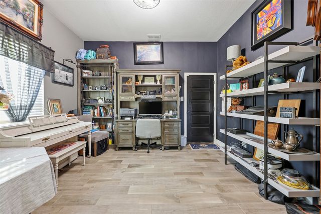 411 Kinnerton Court, Midlothian, TX 76065