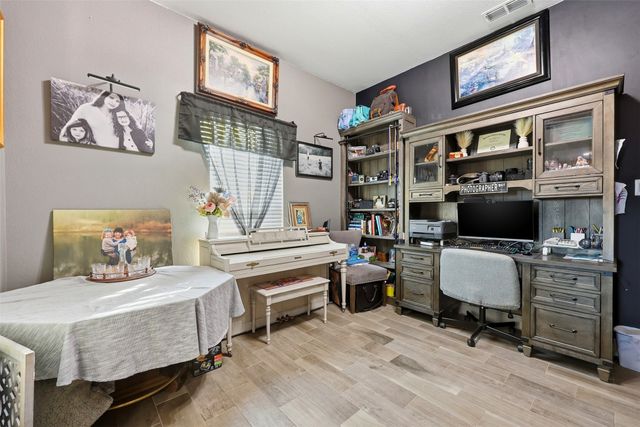 411 Kinnerton Court, Midlothian, TX 76065