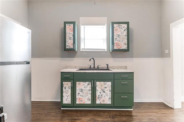 275 S 8th Street, Kansas City, KS 66101