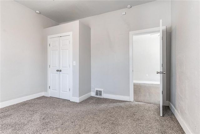 275 S 8th Street, Kansas City, KS 66101