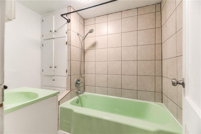 275 S 8th Street, Kansas City, KS 66101