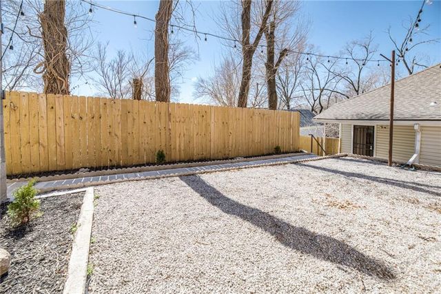 275 S 8th Street, Kansas City, KS 66101