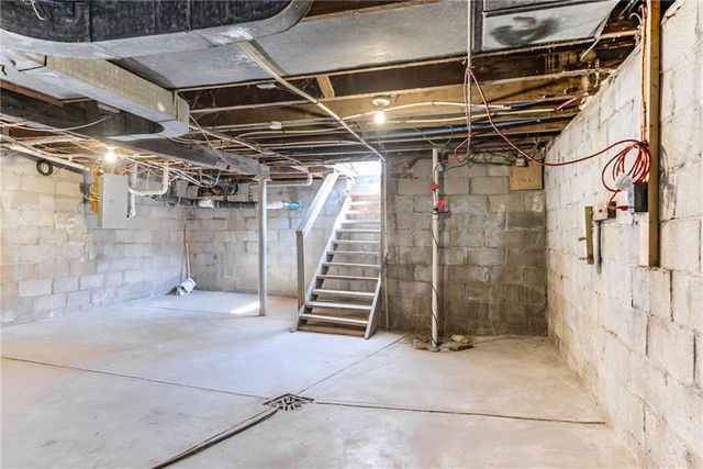 275 S 8th Street, Kansas City, KS 66101