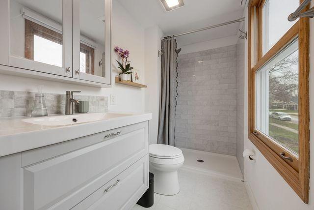 905 Kennebec Lane, Naperville, IL 60563