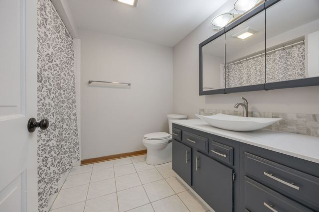 905 Kennebec Lane, Naperville, IL 60563