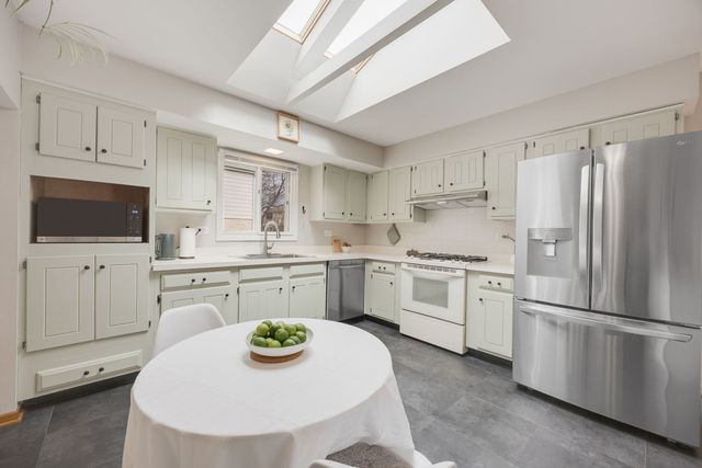 905 Kennebec Lane, Naperville, IL 60563